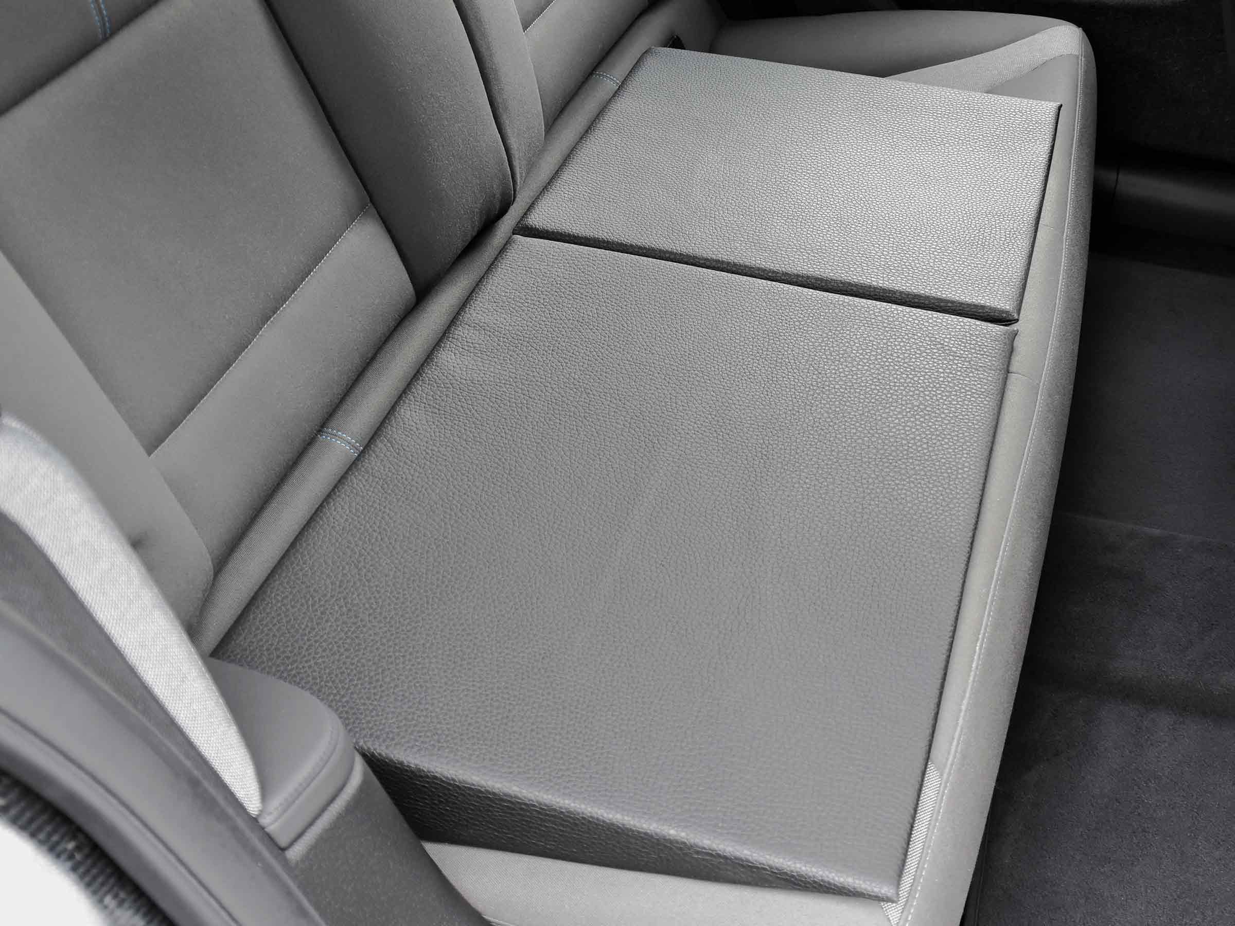 Wedge cushion TRAVELMAT® made of imitation leather